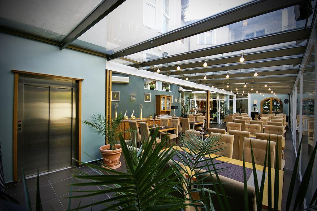 Hotel Xavin Wellness & Restaurant