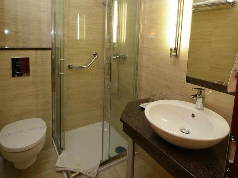 Xavin Wellness & Restaurant Hotel