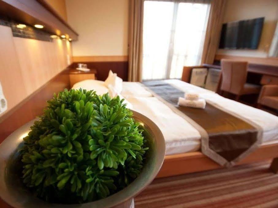 Xavin Wellness & Restaurant Harkány